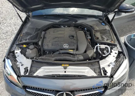 2020 Mercedes-Benz C 300 4Matic z USA, uszkodzony, nr VIN 55SWF8EB5LU323434